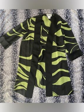 Dana Kay Women’s 14W Green & Black Vintage Sheer Half Sleeve Cardigan